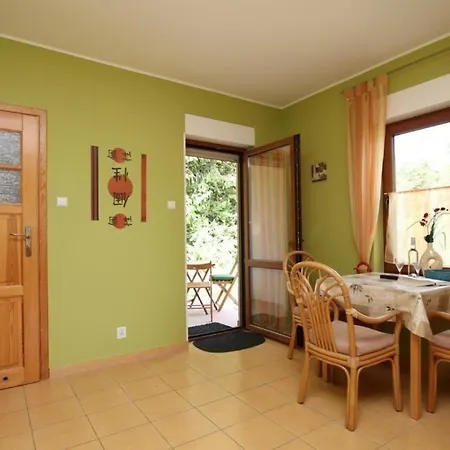 In Mit Grill Und Garten Und In Der Naehe Rewal